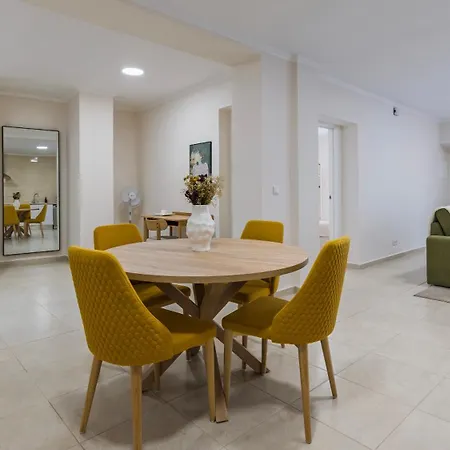 Stylish 2br Retreat In By Lovelystay شقة *