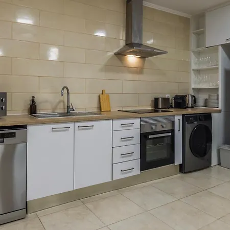 Stylish 2br Retreat In By Lovelystay Lissabon