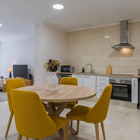 Appartement Stylish 2br Retreat In By Lovelystay *