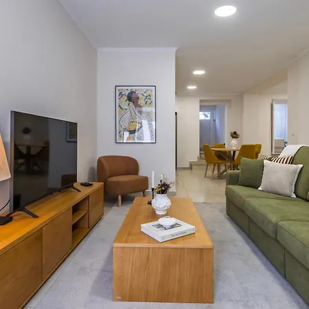 Stylish 2br Retreat In By Lovelystay Appartement