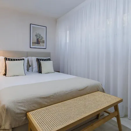 Appartement Stylish 2br Retreat In By Lovelystay
