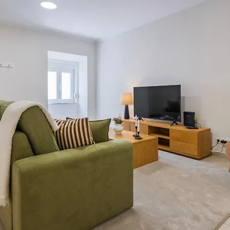 Stylish 2br Retreat In By Lovelystay * Lissabon