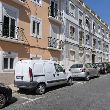 Stylish 2br Retreat In By Lovelystay Appartement Lissabon
